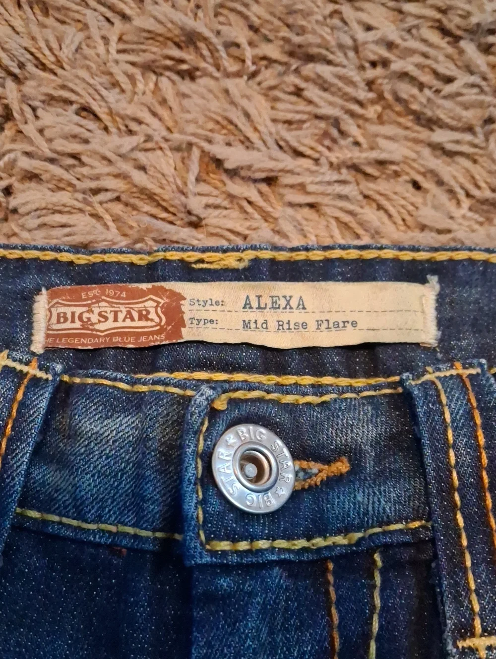 Big Star Alexa Mid-Rise Flare Darkwash Jeans Size 25 (Fits Like A 28 )